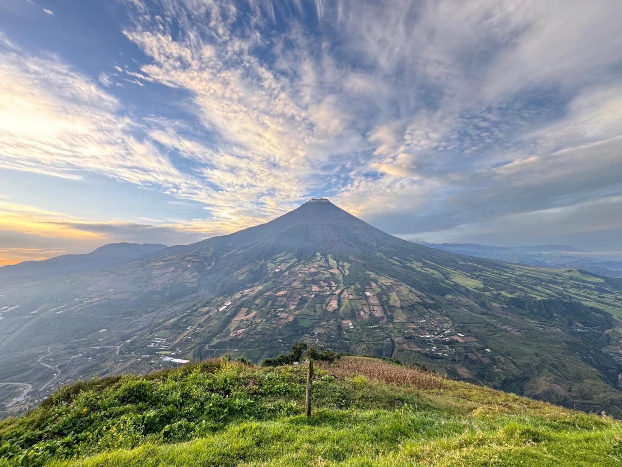 High-End Holiday Cabin - Tungurahua Hot Springs Baños Exteriör bild